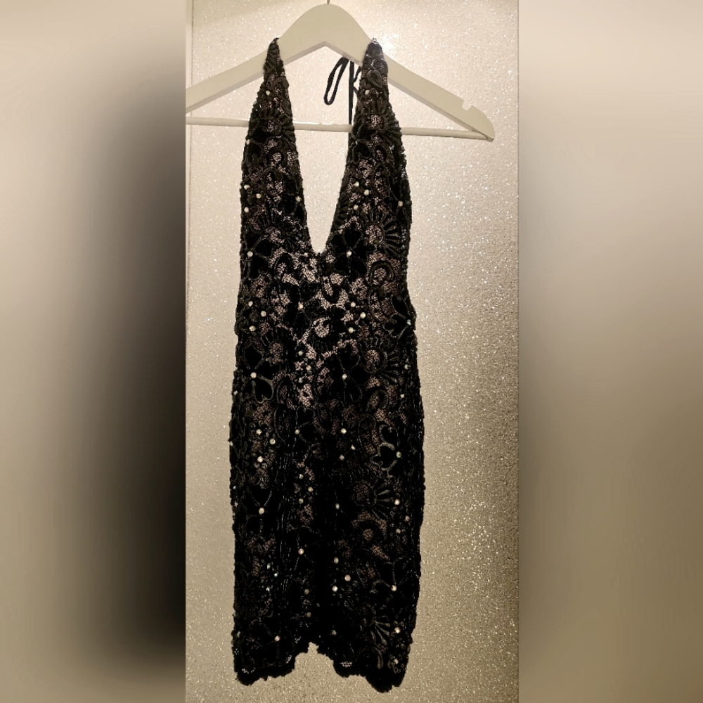 Elegant Black Floral Backless Dress